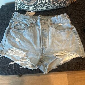 Levi’s 501 Button Fly High Rise Light Wash size 29